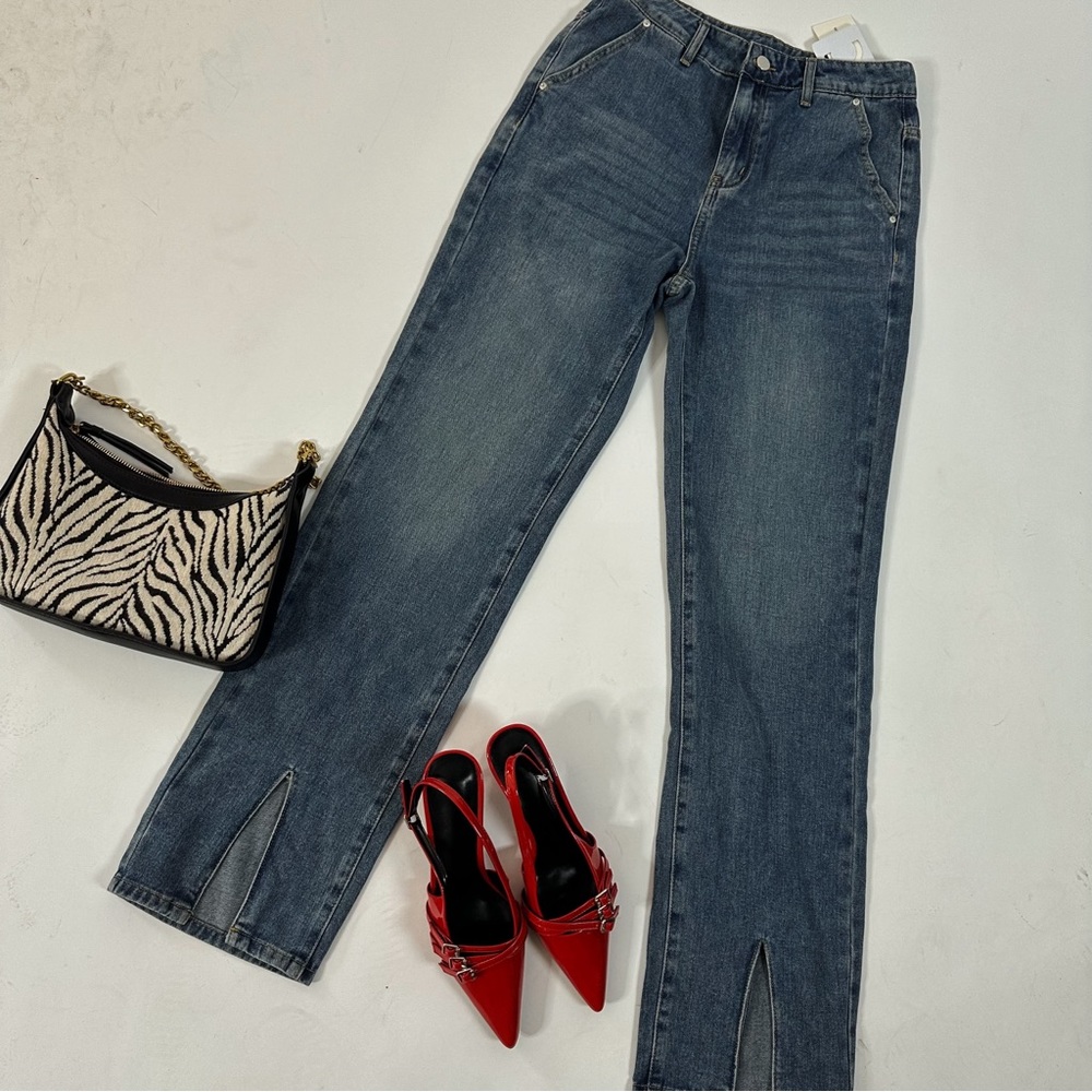 Straight Jeans with slit
